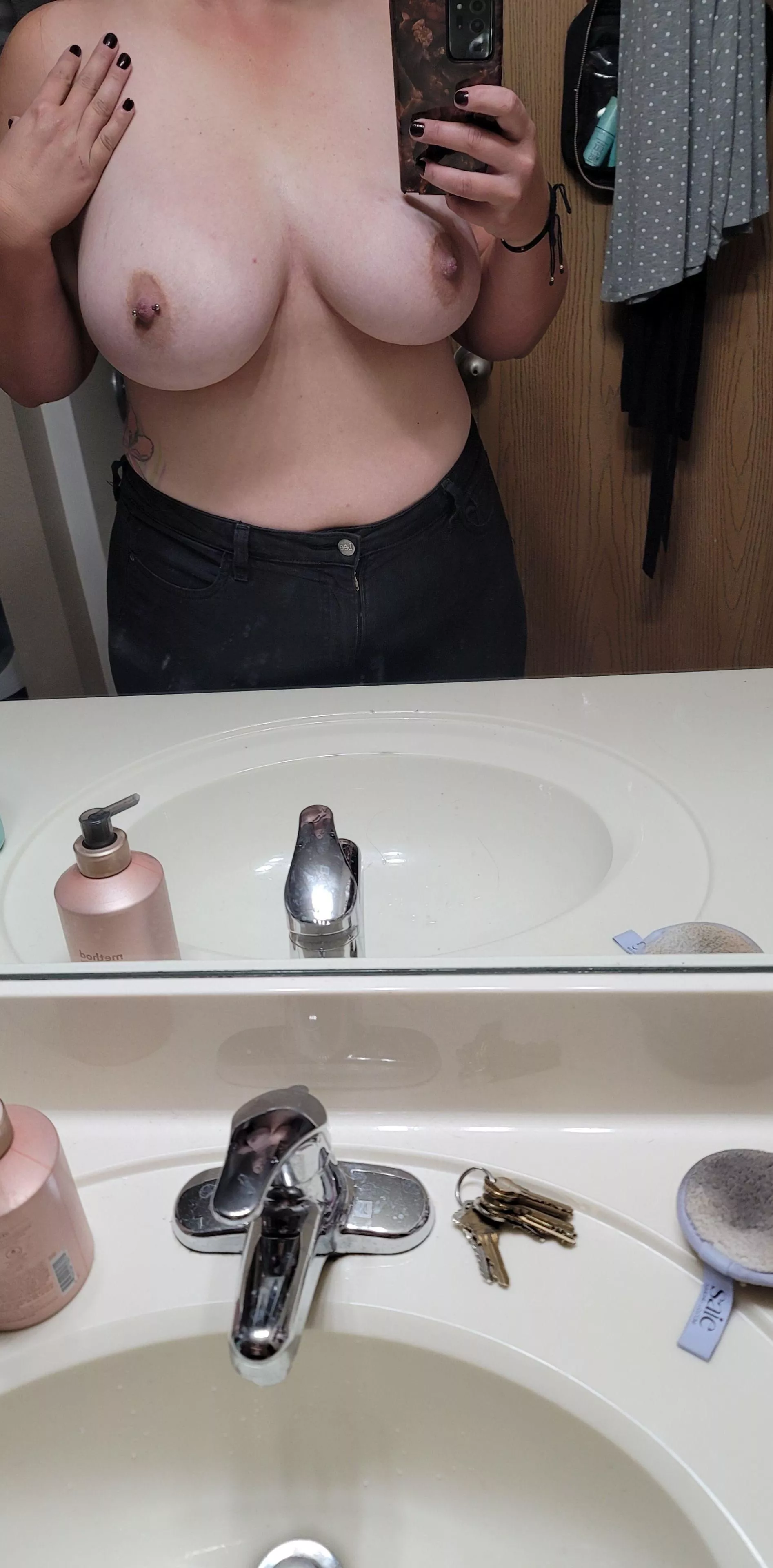 Anyone down to trade? Pics and videos inbox open