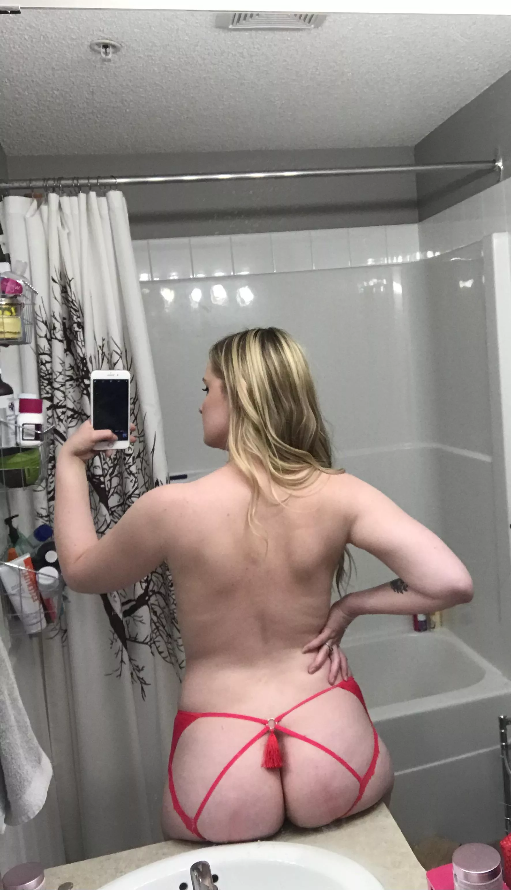 Canadian Pawg! 26F