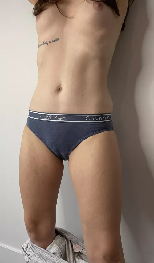 Come feed this petite Canadian milf [f]