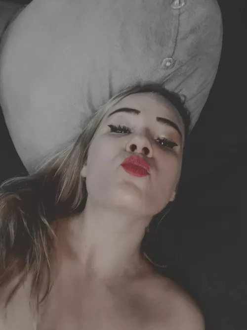 💕Cum play with me tonight @9pm EST 💦 follow now so you don't miss me!💦[kellylynn69]