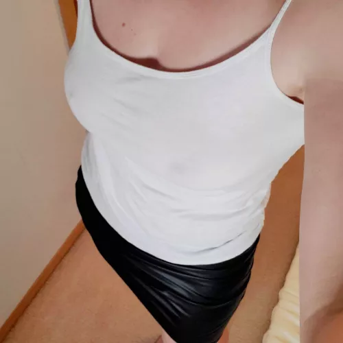 Date night 💋 help me out 👉🏻 do I keep the look 🤔