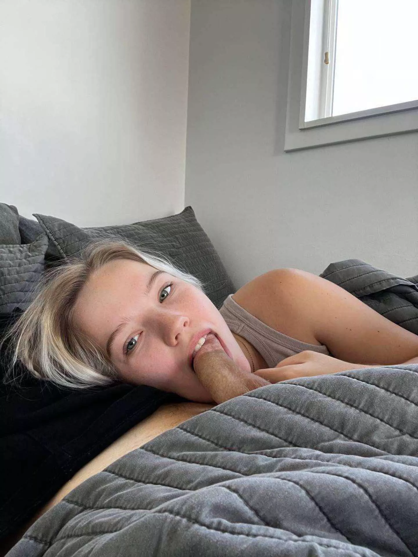 F21 send sample to fwhip7 on Tele for reply. Lots of videos