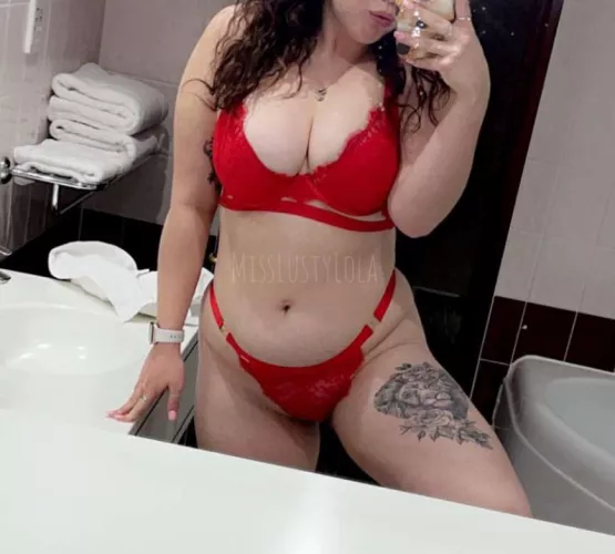 Felt Christmassy, who wants to unwrap their present? 🎄