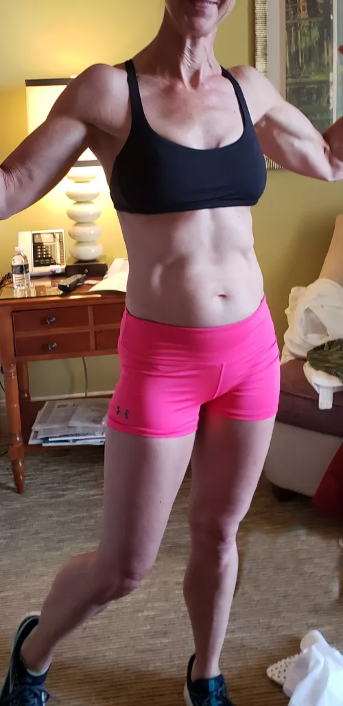 fit MILF, pink shorts ... yum