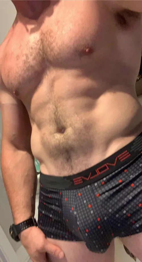 Fucking DM me if my bulge turns you on… I’m savagely horny today.