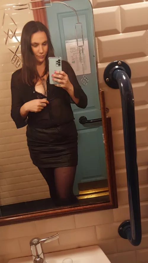 Good afternoon 🖤 F31 OC