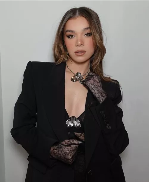 Hailee Steinfeld
