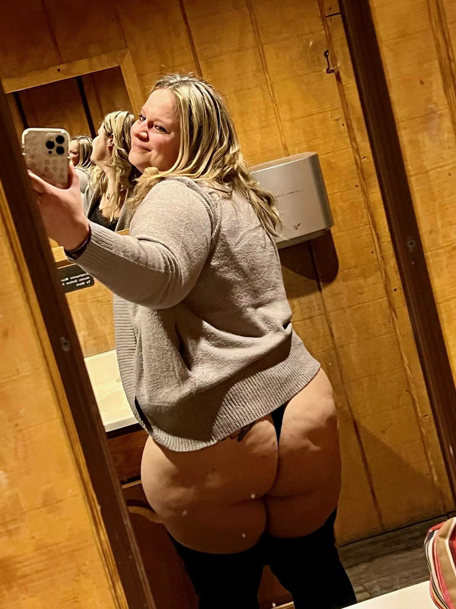 Happy Hump Day from the Go Go bar bathroom!