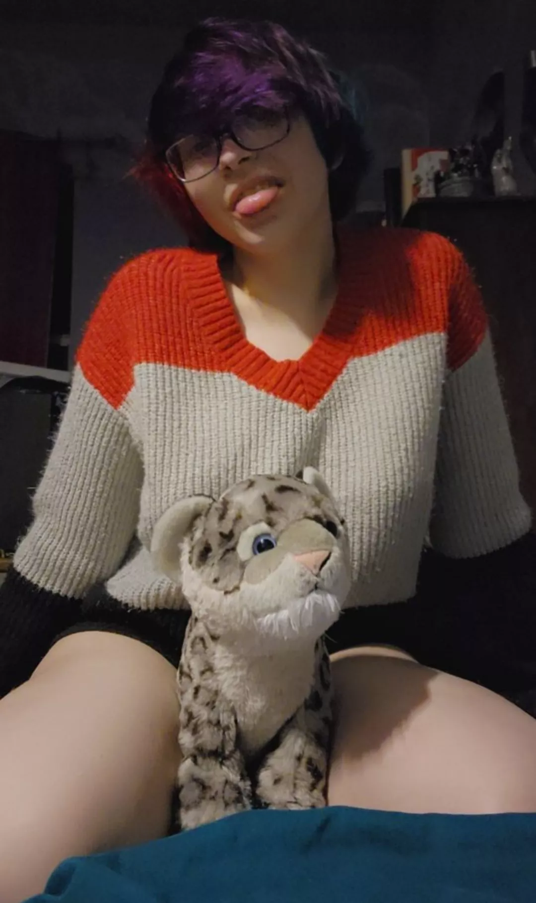 hehe hi, how's a dyed cutie for this morning?