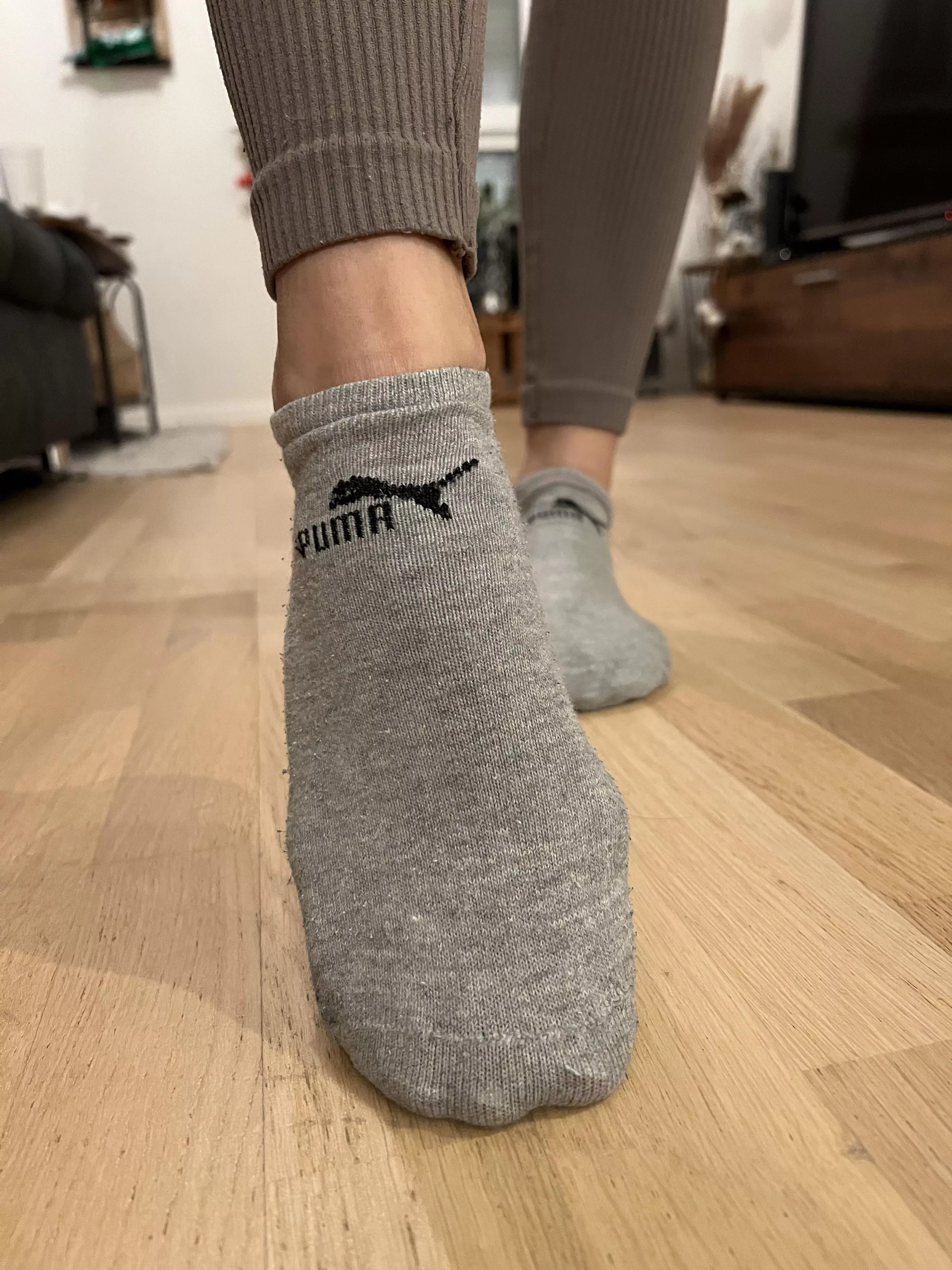 Hope you’re already on your knees, it’s time to sniff my socks 😌