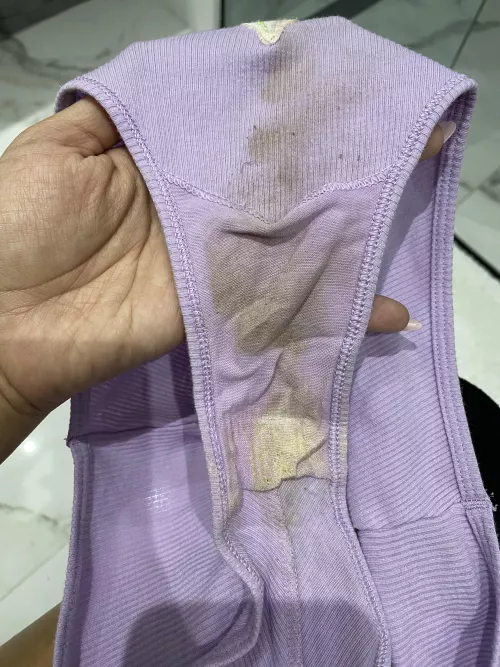 How do you think this one smells like? 🤔