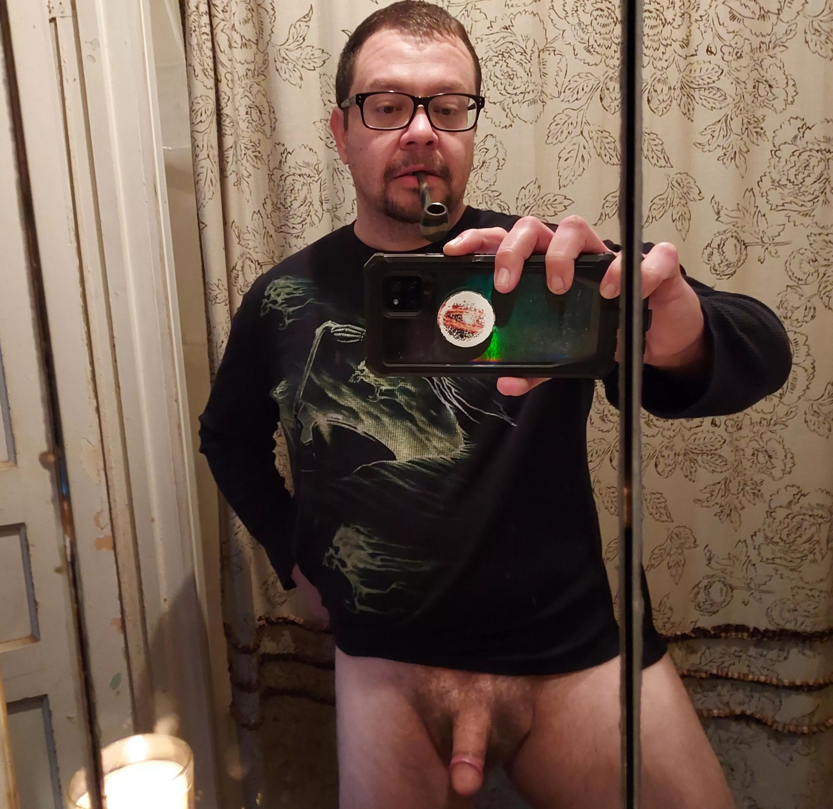 I had pants on before I started s(m)oking this bowl I dunno what happened.