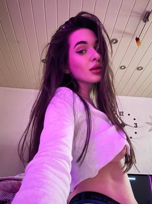 I hope my selfie fullfill your balls with sperm😋