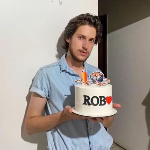 I just turn 26 yo and my friends got me the best cake ever