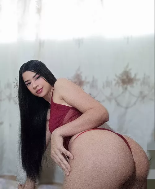 I like to show off my ass