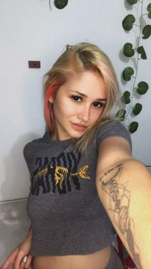 I lowkey wanna fuck in public 🤫