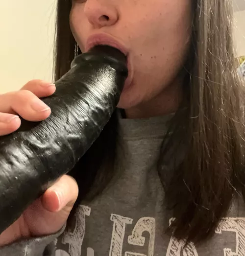 I need a real one to give me cummm 🤤