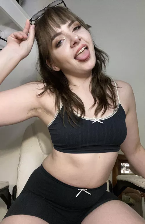 I thought my armpit looked pretty delectable here…