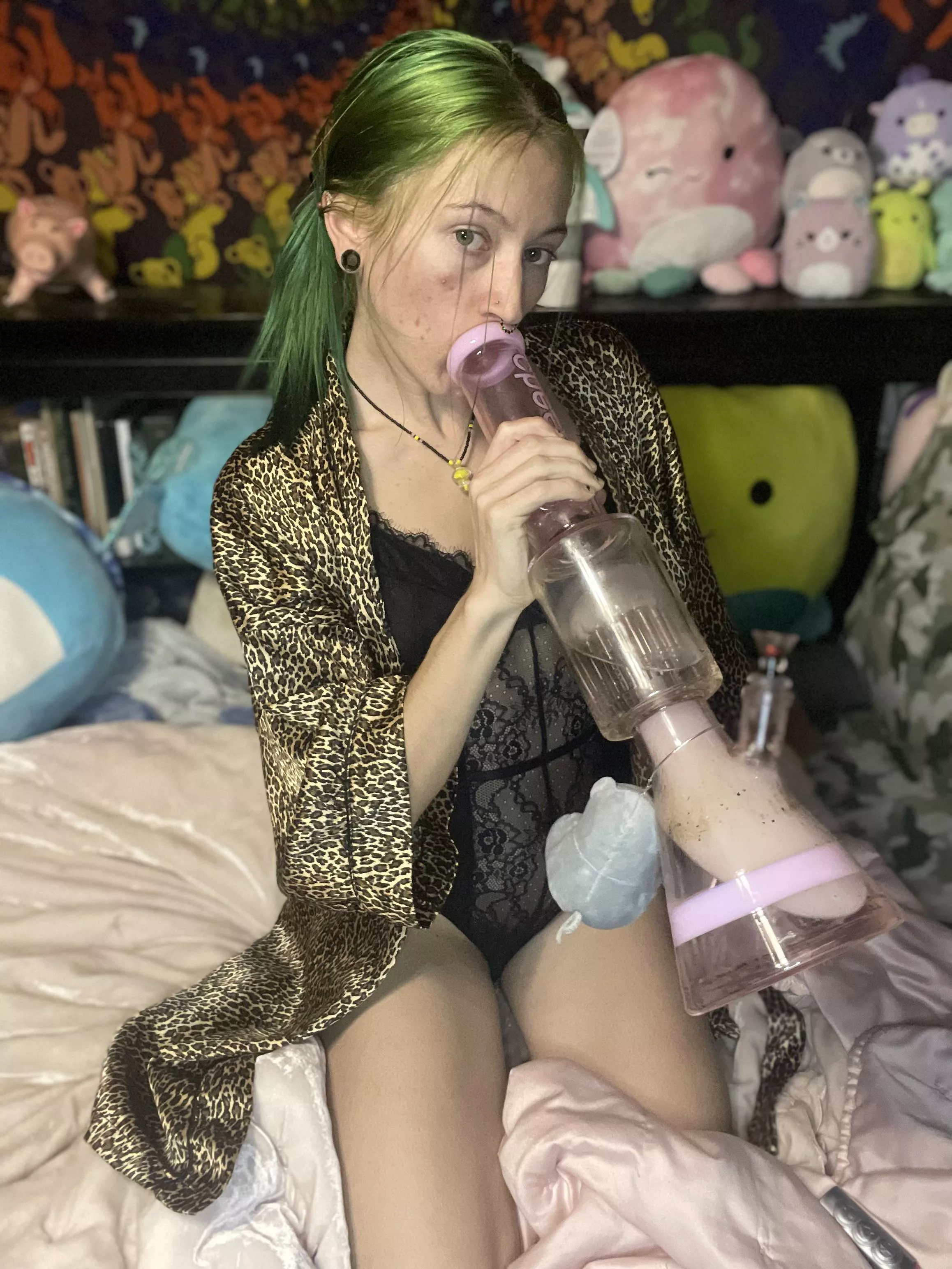 i want wake and bake company! 😚💨