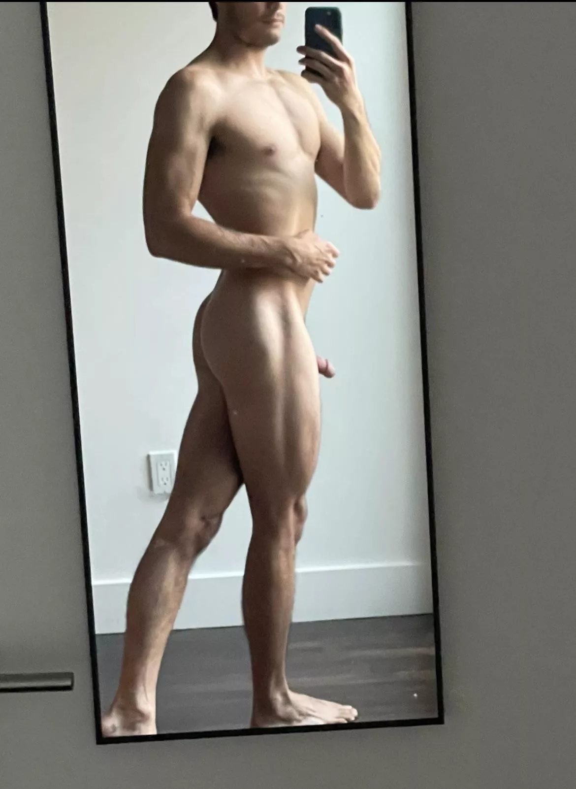 Lifeguard here. Practice mouth to mouth on me? (23)