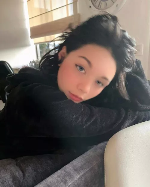 Look into my eyes, babe