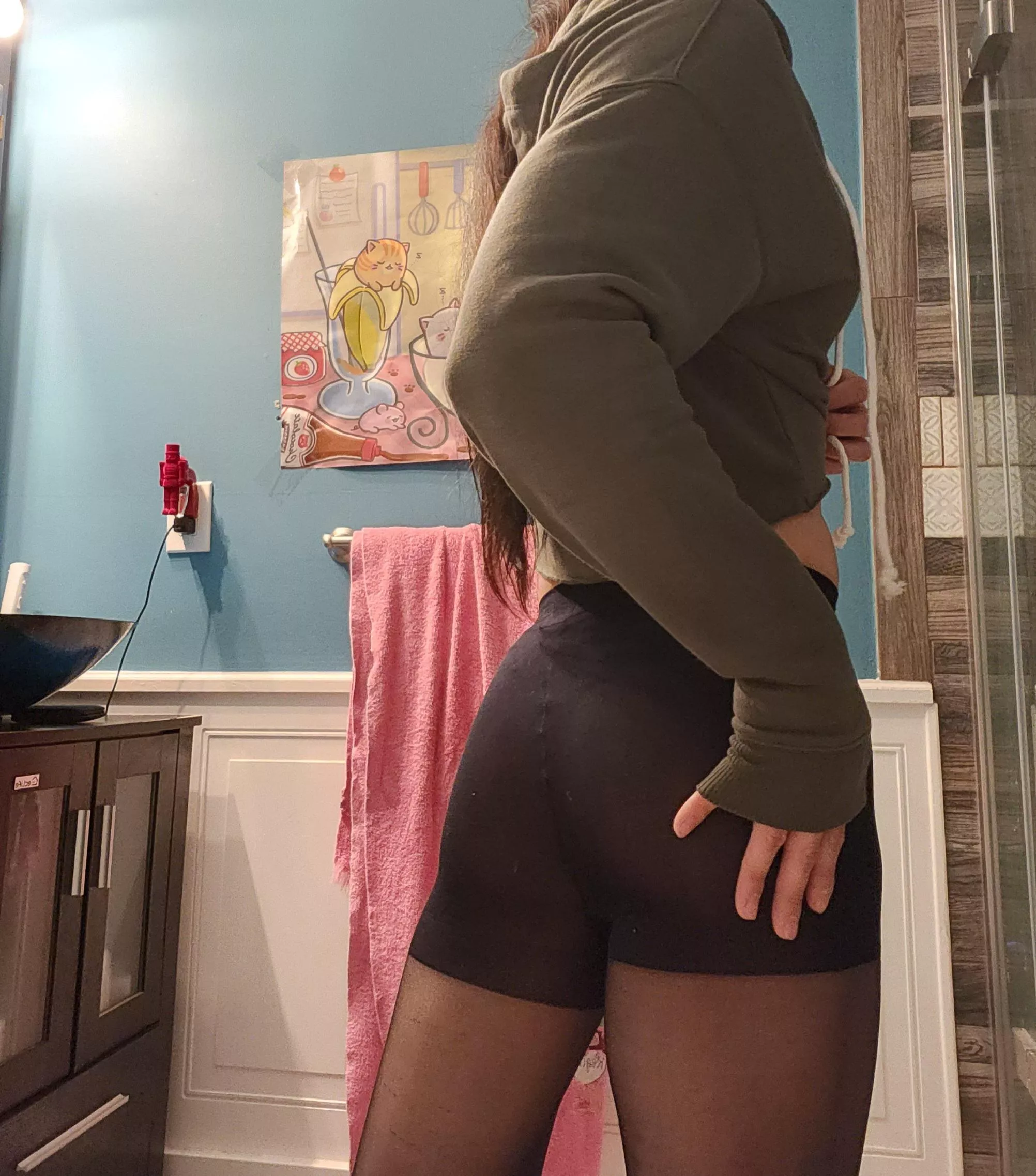 love this cropped hoodie and hosiery