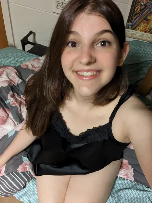 Needing snuggles after all my exams [18F]