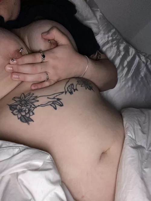 pls pay attention to me