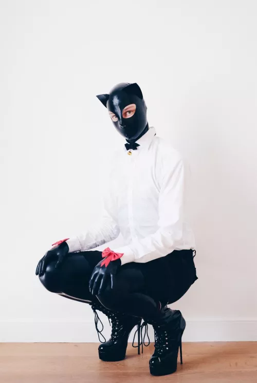 presenting... this is my waiting pose!