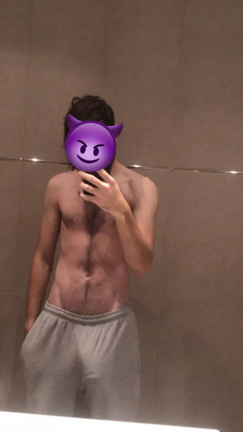 quick bathroom selfie