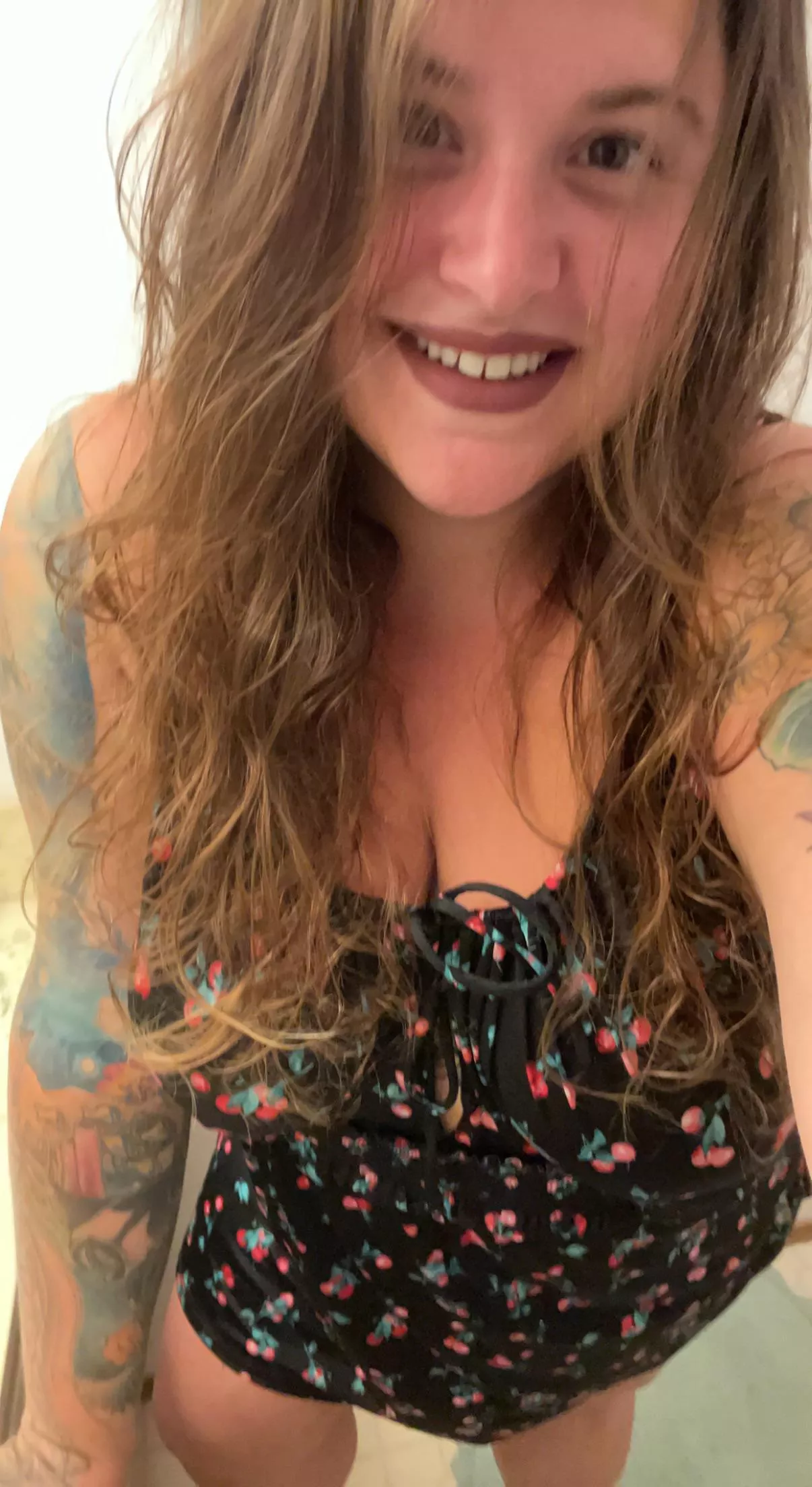 rise and shine to this tatted bbw!