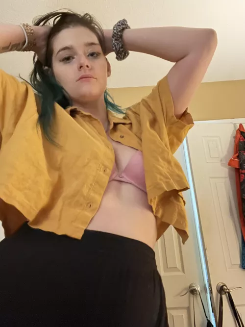 Rockin the yellow open crop