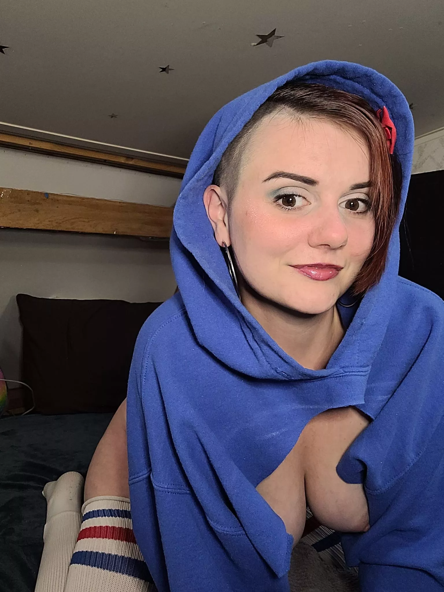 Seems unfair I've never been tittyfucked in this hoodie...