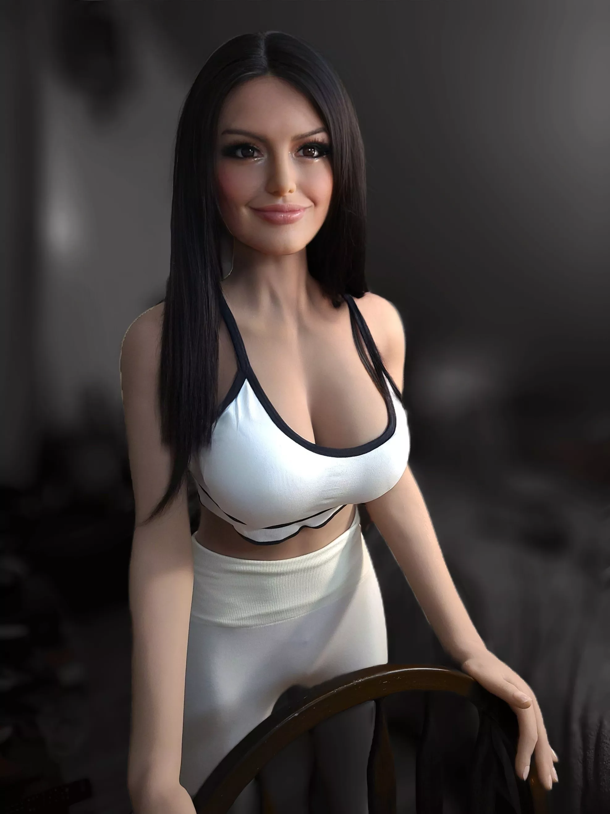 she's Queen of the castle when I'm not around 👑