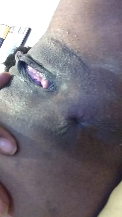 shove your fat cock in it 😜💦🍆