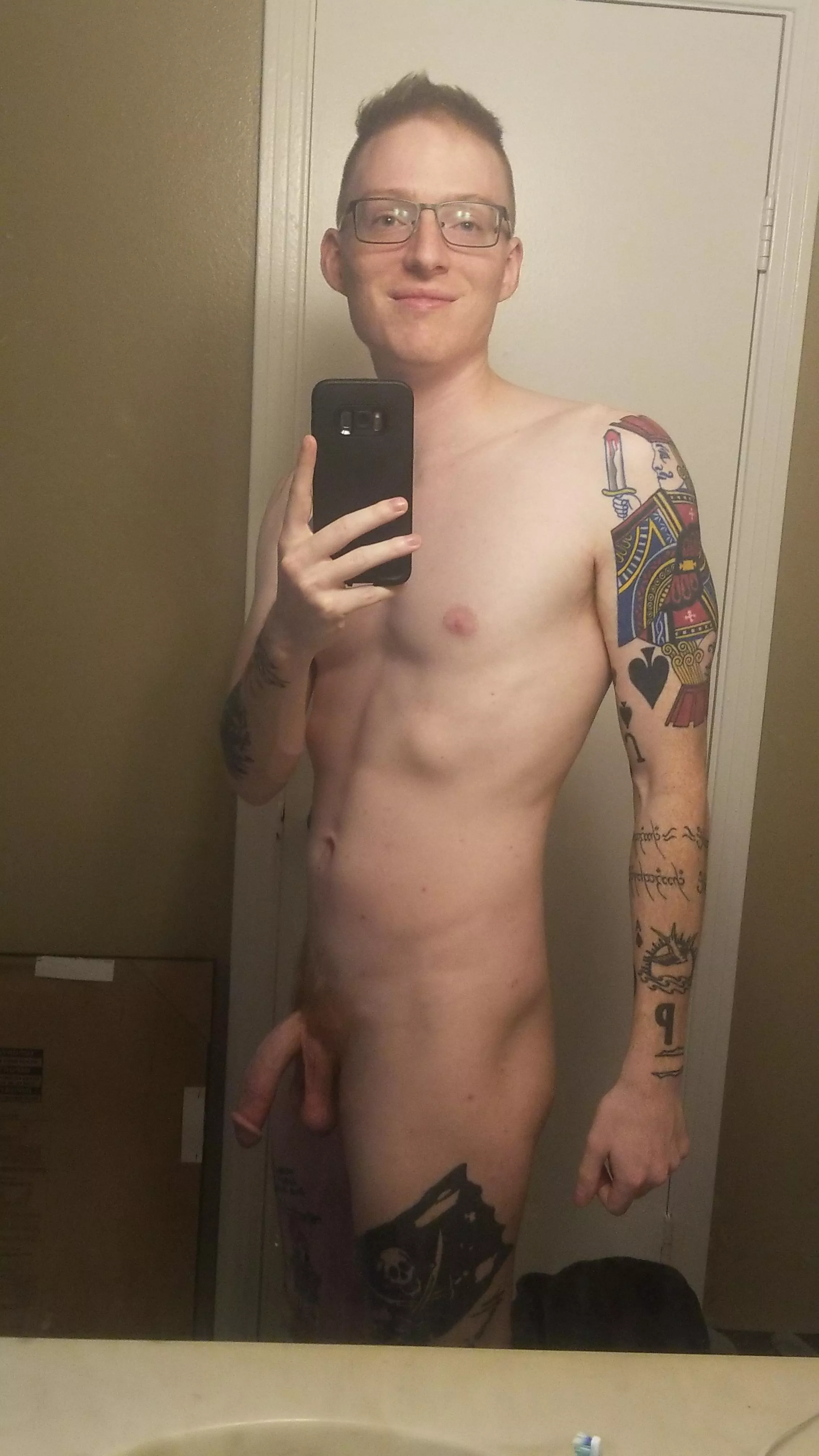 Since it's my reddit cake day, I figure I will share one more pic, hanging this time. Wild that I've been posting for 4 years now. I've had a lot of fun with this. 🎂😜