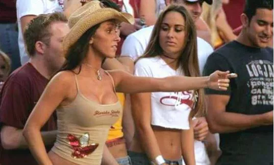 The one and only Jennifer Love HugeTits🌰🌰🤯🤪 I mean Hewitt😂