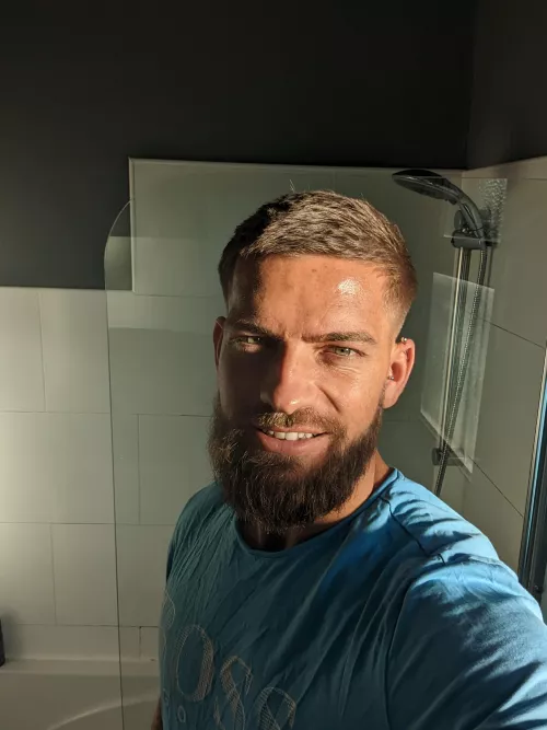 The sun beaming through my window makes me forget how freezing it is outside 😜