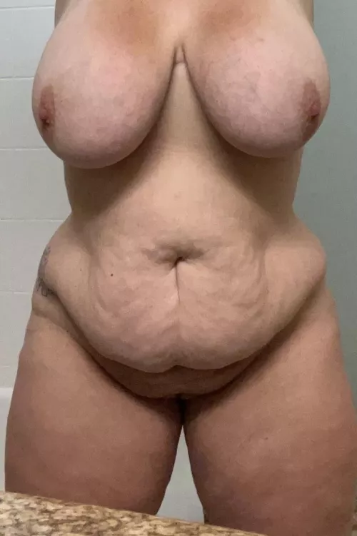 This mombod is ready to play!