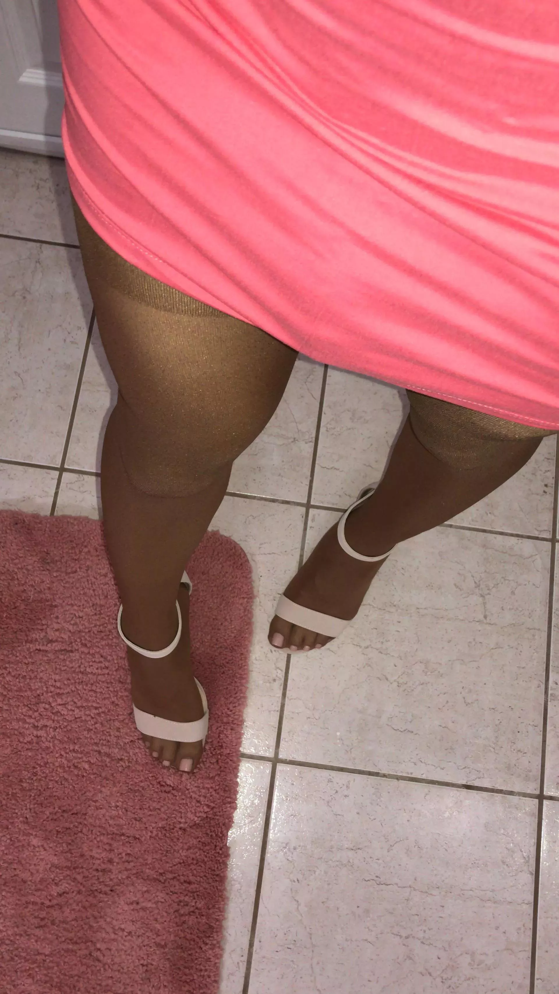 Throwback, pink toes and pantyhose