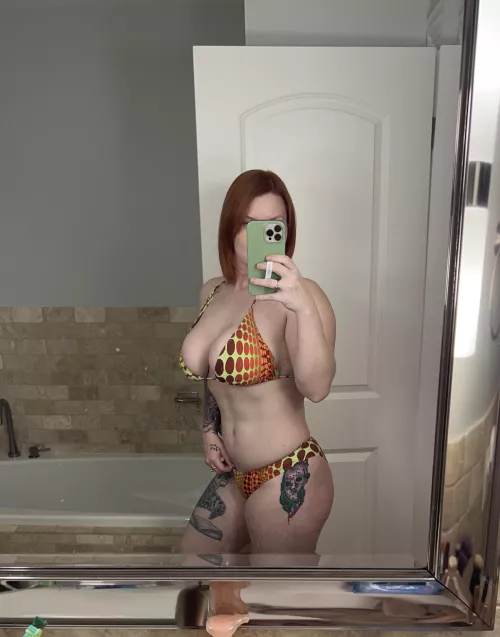 Tits and abs make a great combo 😏