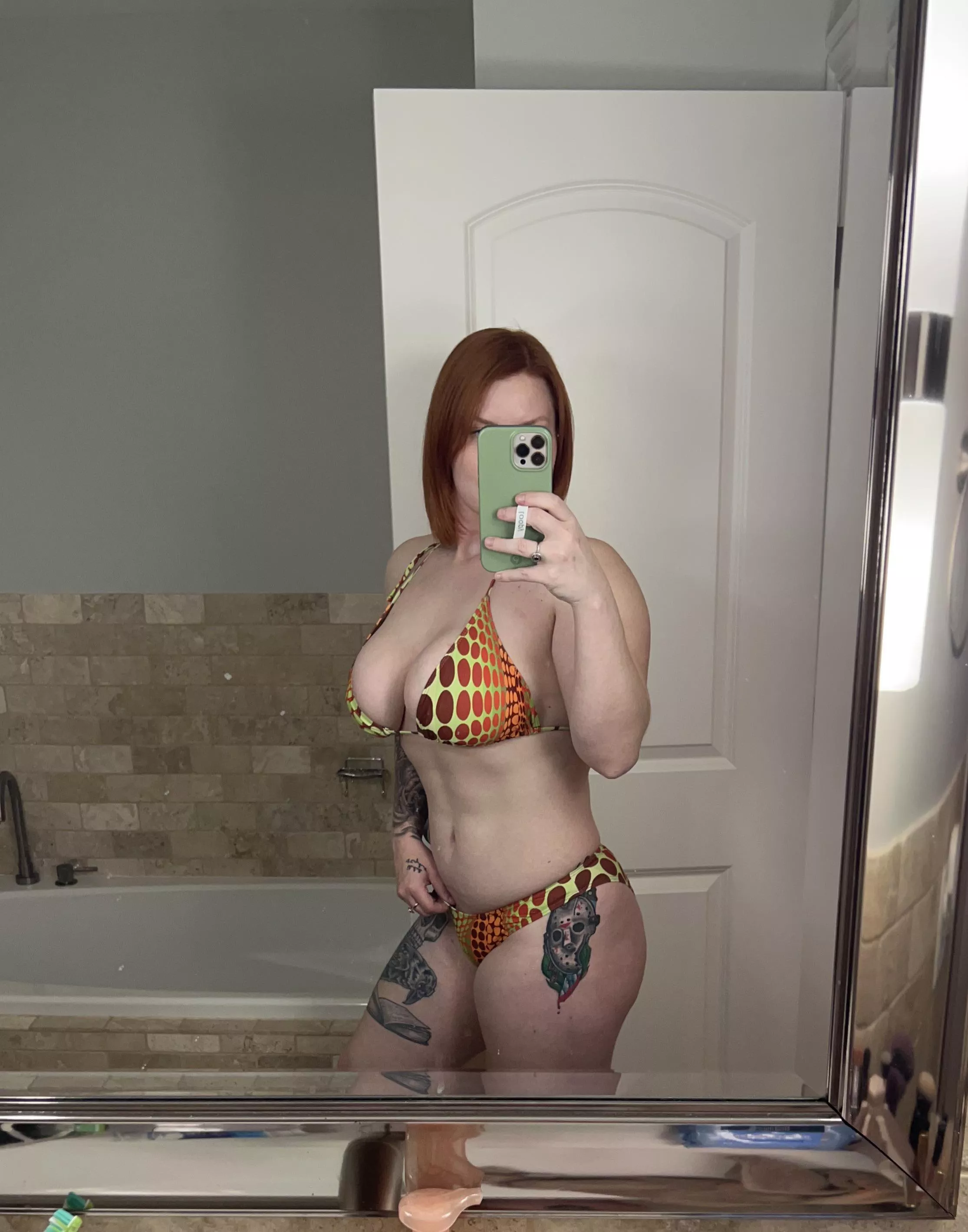 Tits and abs make a great combo 😏