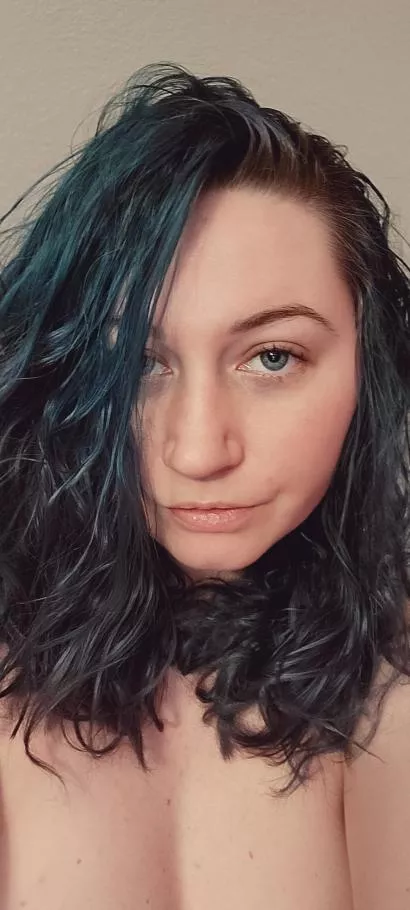 Took this photo shortly after a shower, I actually like that my lips are a little chapped