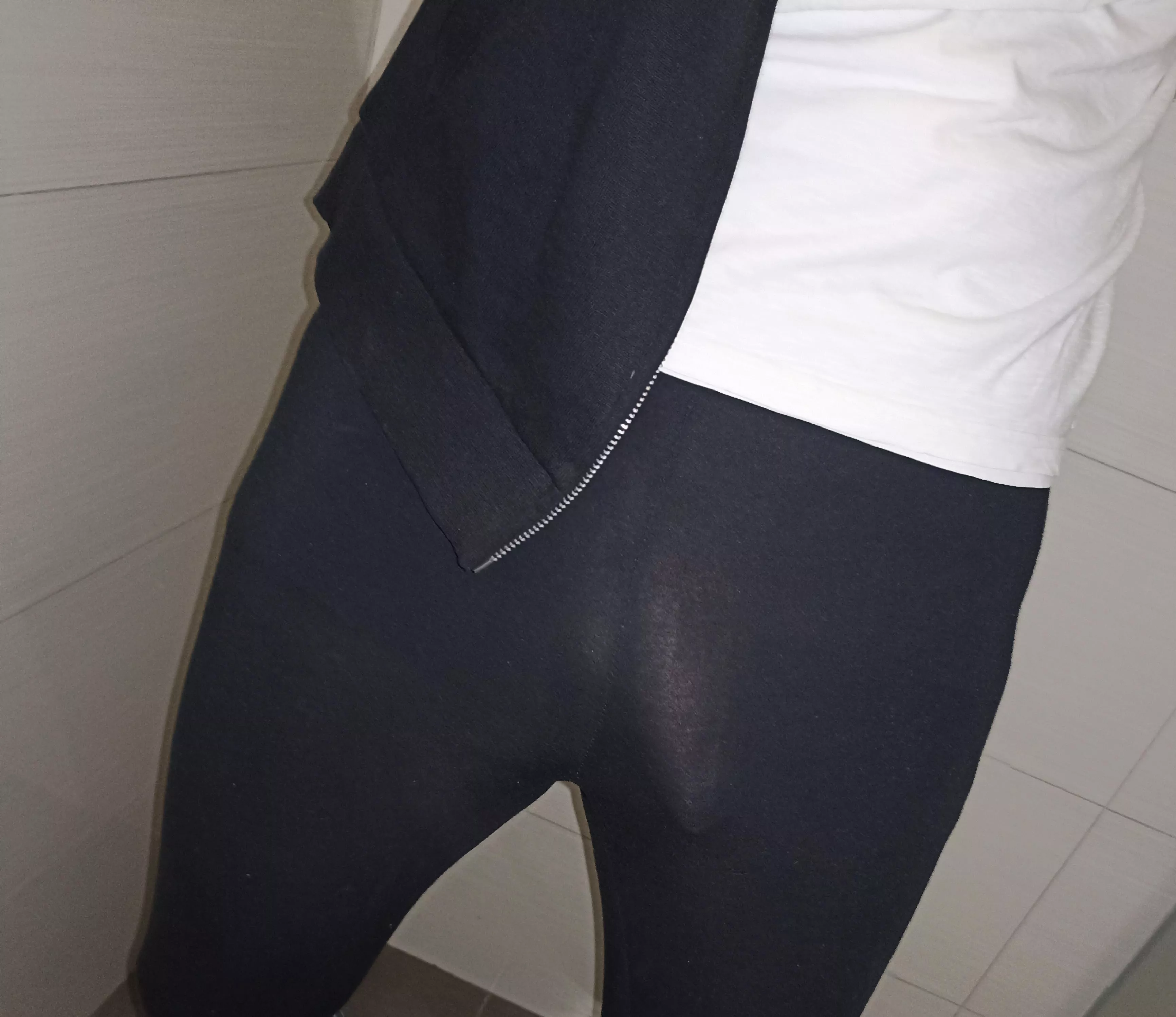 Wearing tights at work again