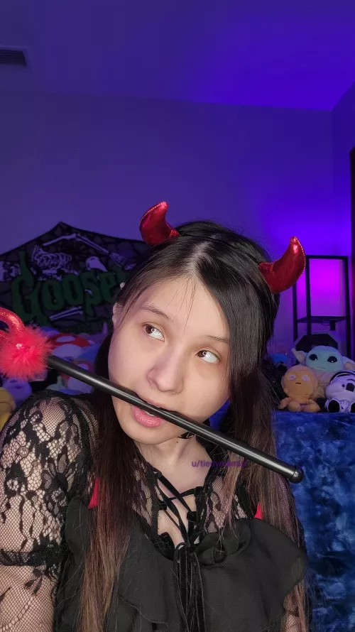 what do you think of goth women