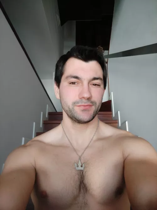 What's up fellas? The light on my stairs is great for some reason 😅