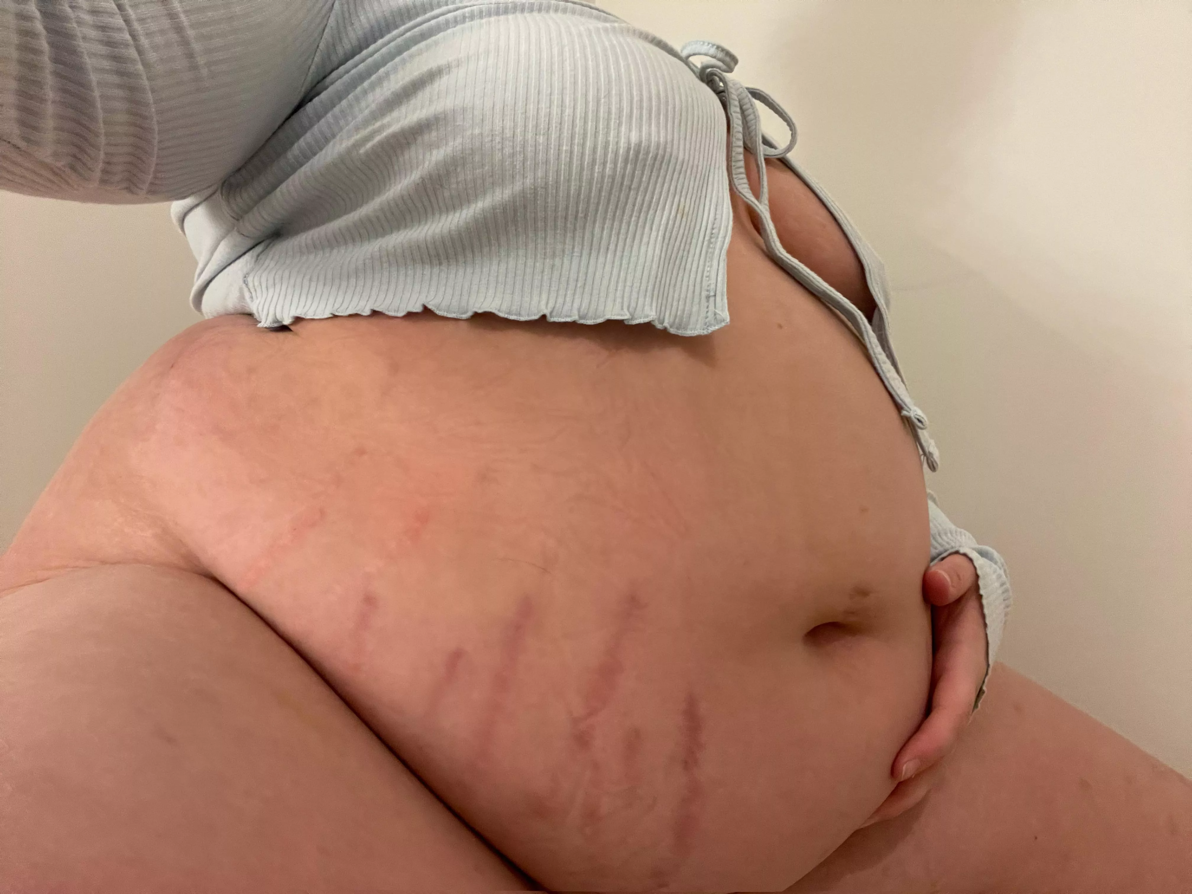 when a shirt that is supposed to be completely covering everything and only have a little slit in the middle to show skin, is hardly covering my tits🥵