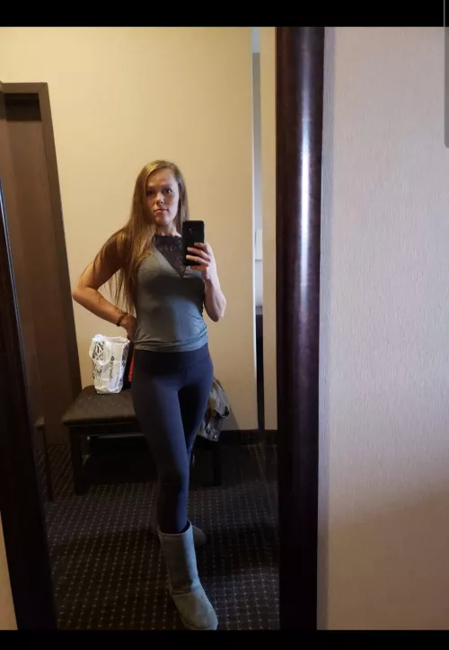 wifetfucker I'm on Tele let's trade and jerk