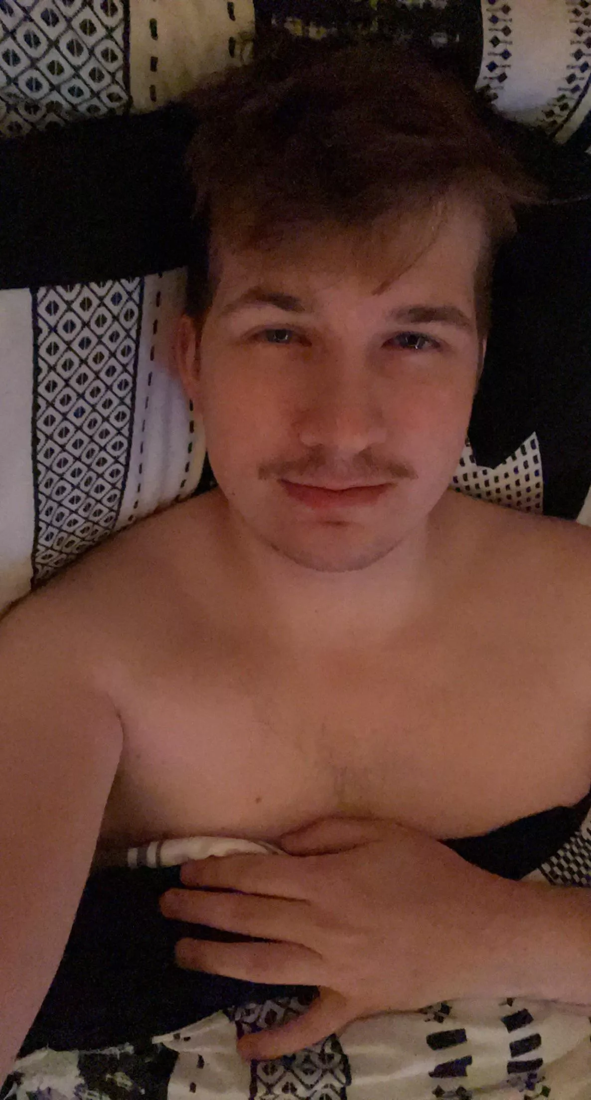 Woke up with a 101F fever.. def staying home and gaming today 🫠