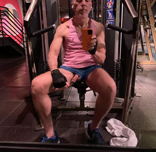 Working out always brings out the horndog in me (58)